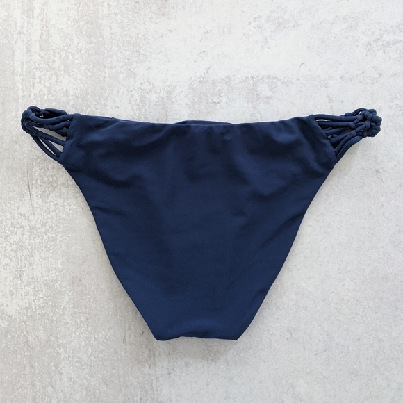 Tori Praver Seafoam Collection Strappy Side Bikini Bottom in Mood Indigo M - Picture 5 of 6